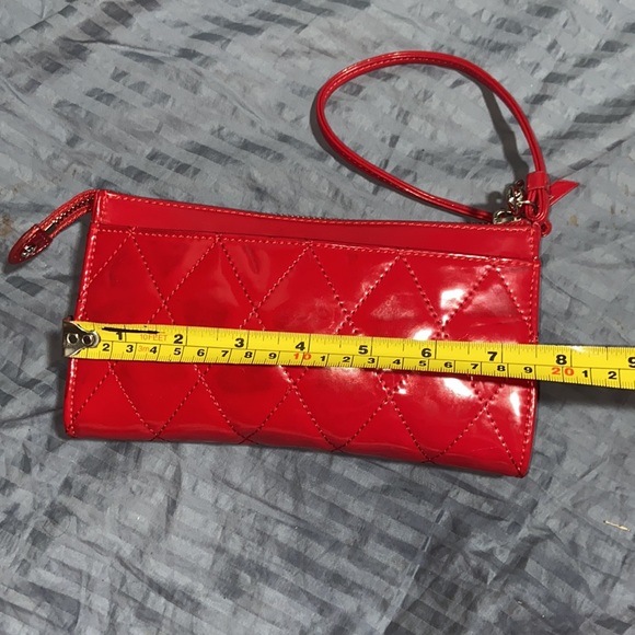 Coach Wristlet Cherry Red Patent Quilted - Picture 8 of 13
